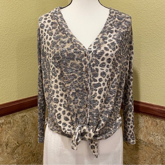 bobeau Tops - Bobeau Top Tie Front Animal Print Thermal Stretch Blouse Shirt Long Slv Sz Small